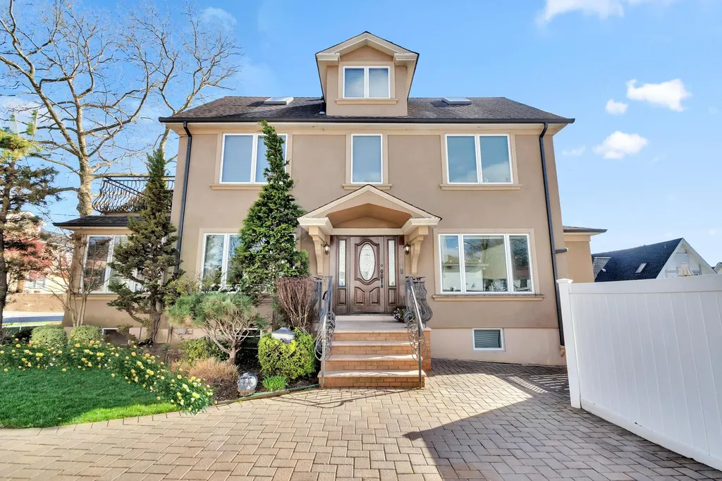 9-10 157th Street Beechhurst NY 11357