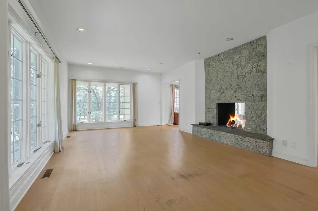 2 Sherbrooke Park Purchase NY 10577