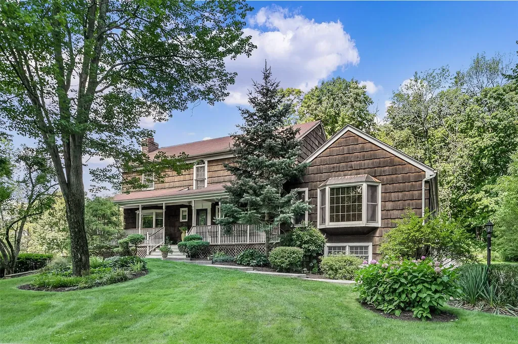 4 Lyons Court Armonk NY 10504