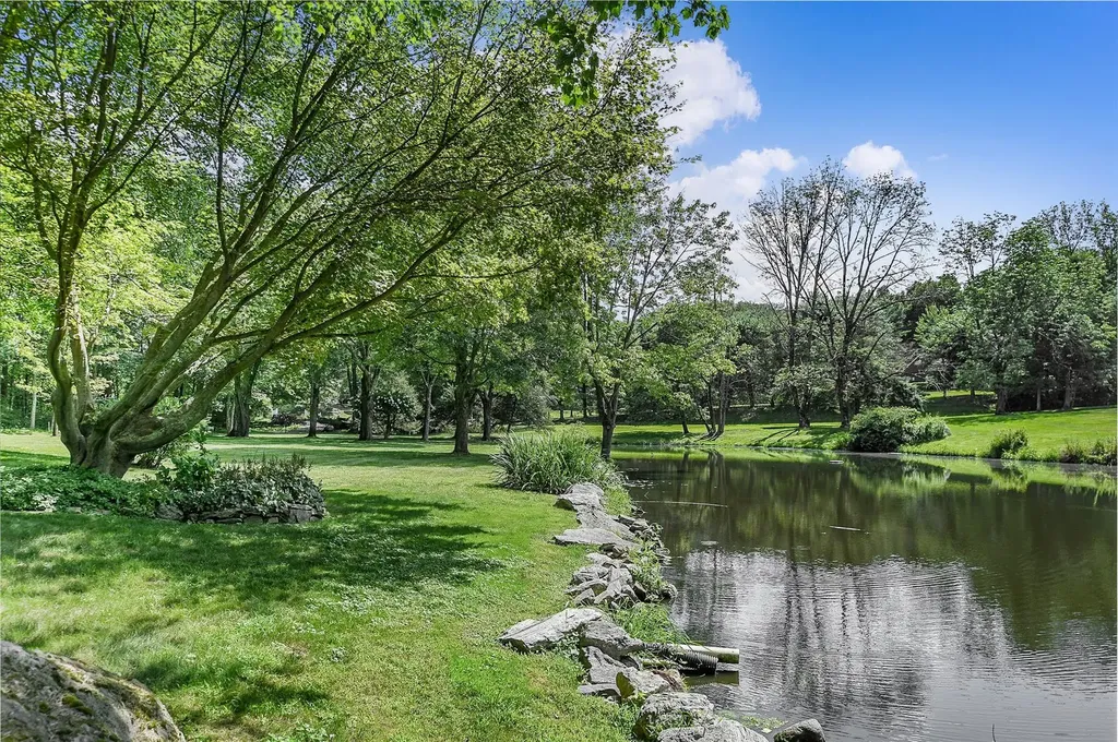 4 Lyons Court Armonk NY 10504