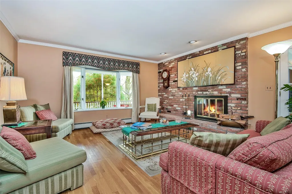 4 Lyons Court Armonk NY 10504