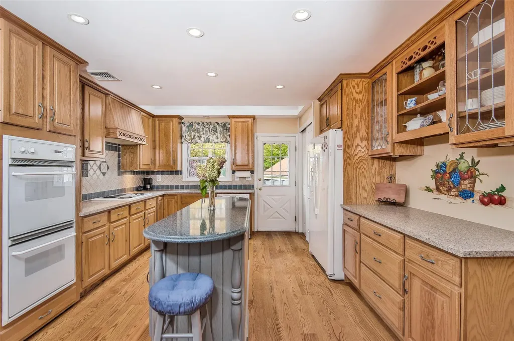4 Lyons Court Armonk NY 10504