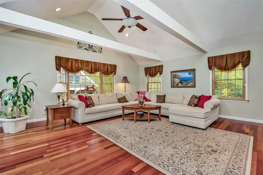 4 Lyons Court Armonk NY 10504