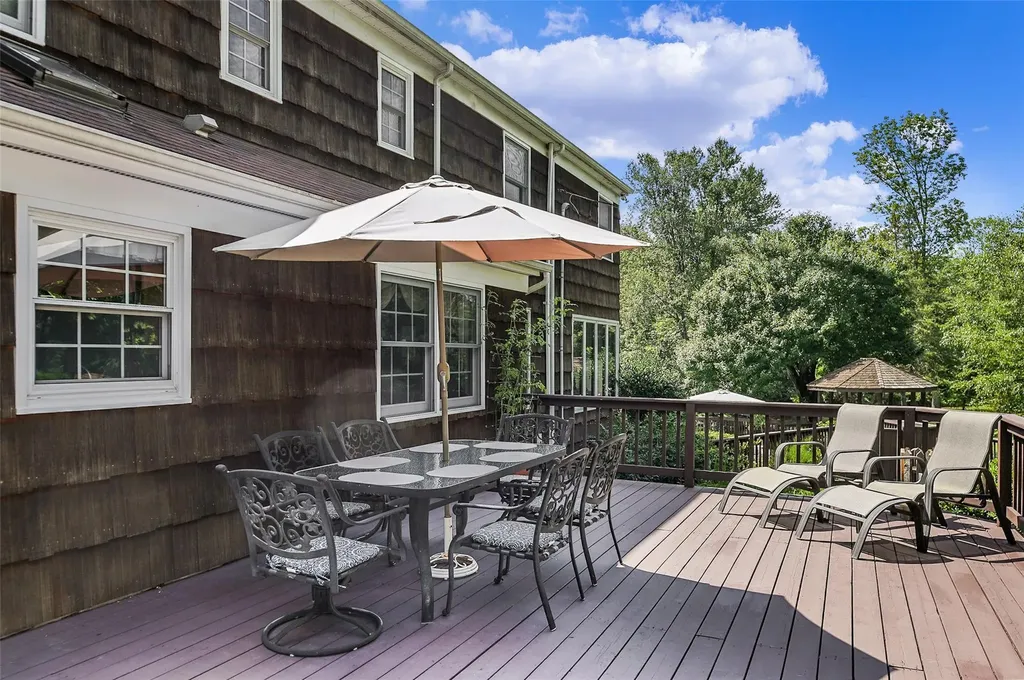 4 Lyons Court Armonk NY 10504