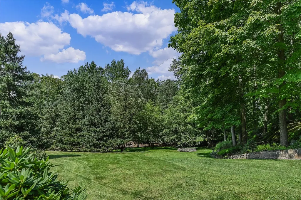 4 Lyons Court Armonk NY 10504