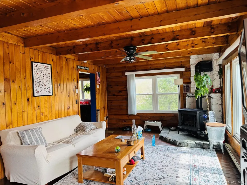 12 Wyms Heights Drive Marlboro NY 12542