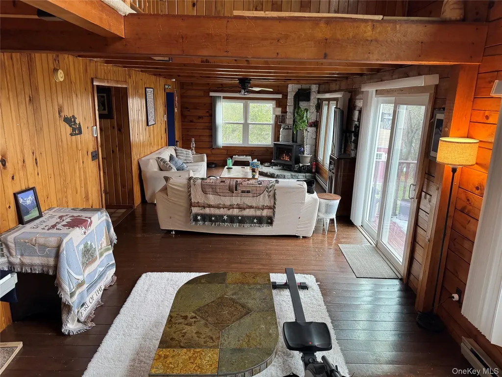 12 Wyms Heights Drive Marlboro NY 12542
