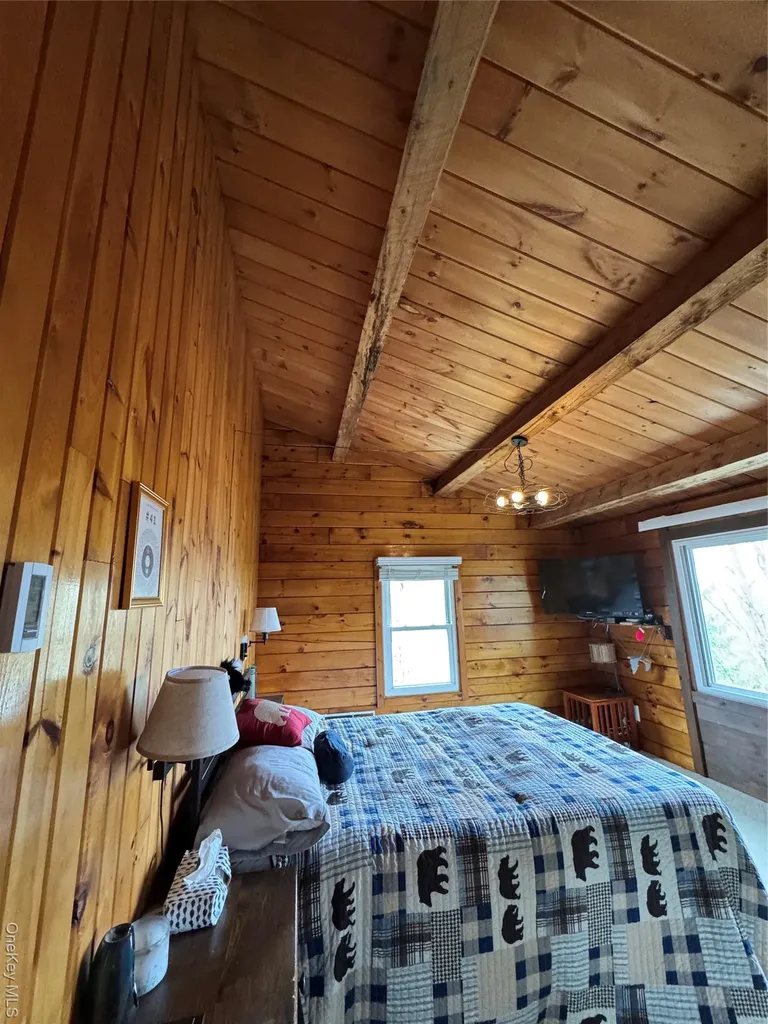 12 Wyms Heights Drive Marlboro NY 12542