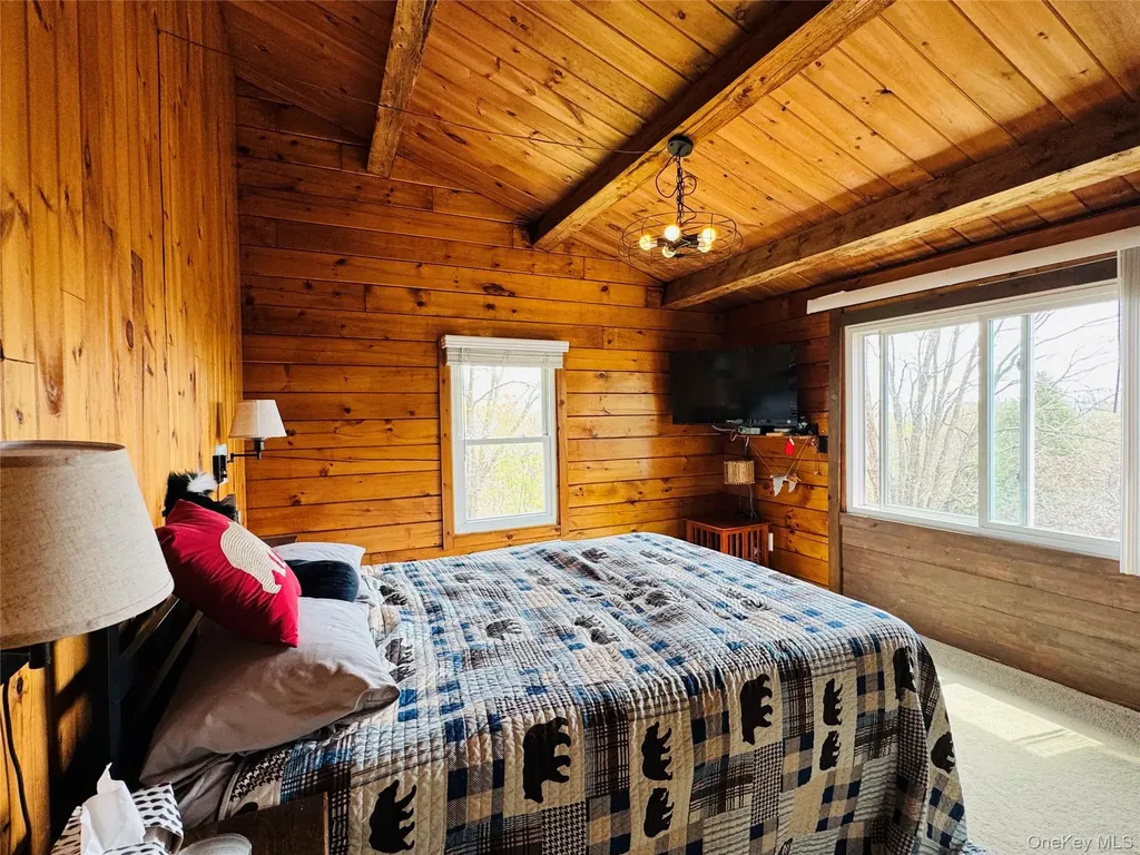 12 Wyms Heights Drive Marlboro NY 12542