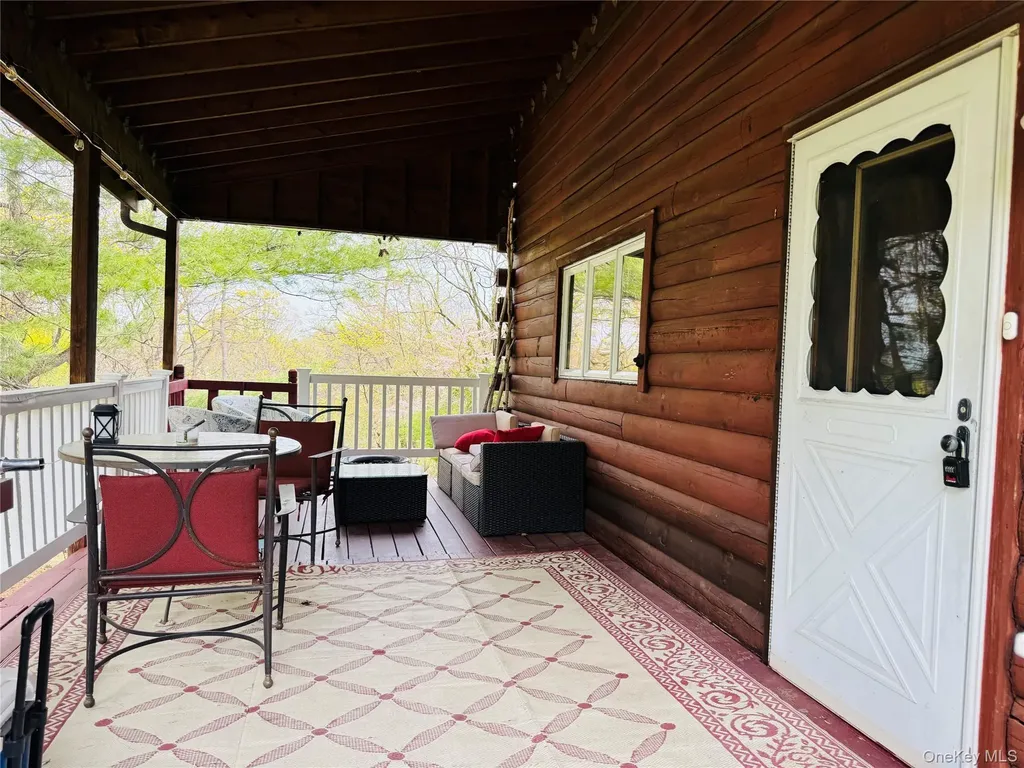 12 Wyms Heights Drive Marlboro NY 12542