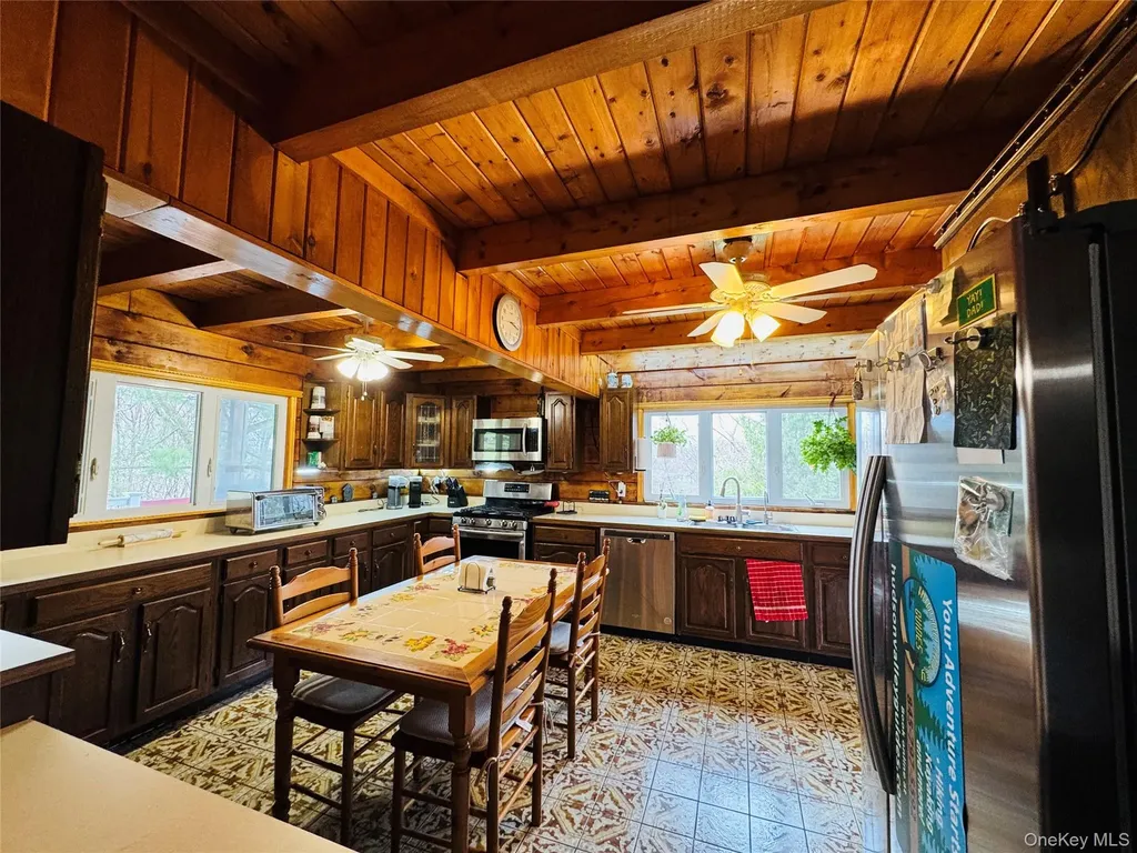 12 Wyms Heights Drive Marlboro NY 12542