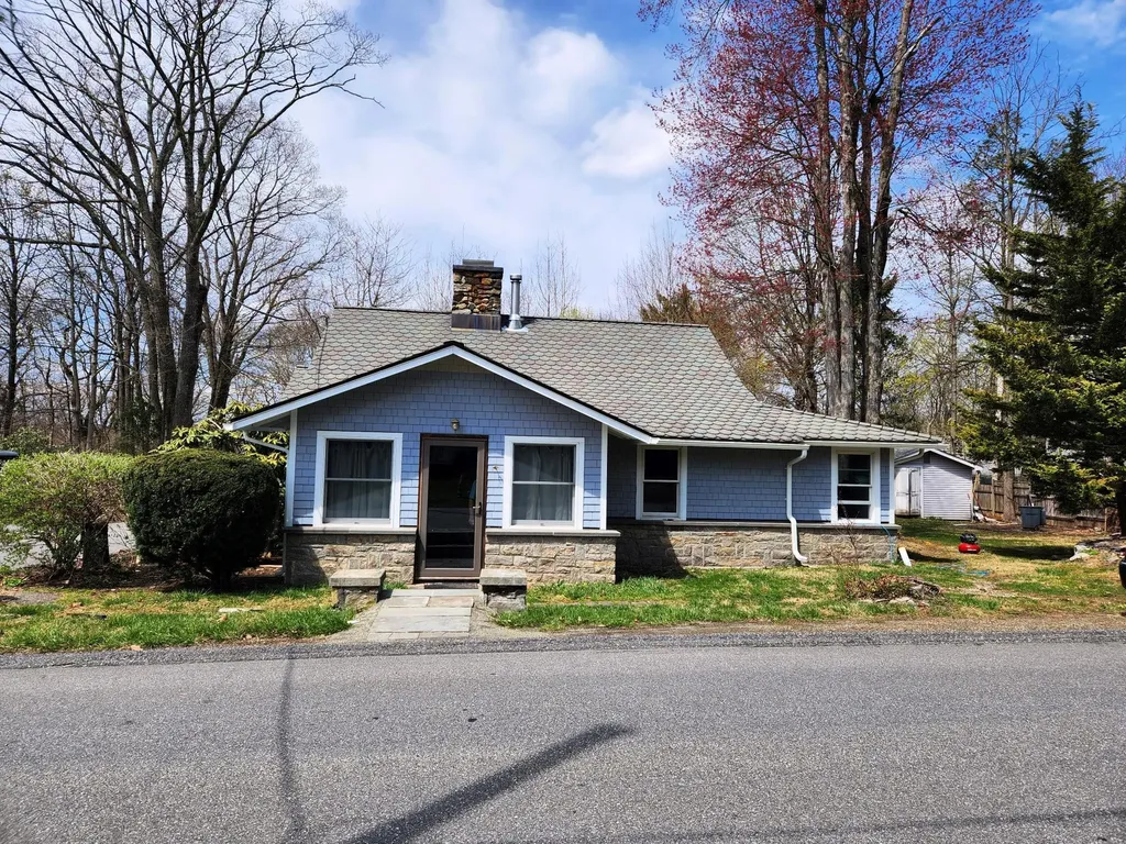 31 Woodland Road Carmel NY 10541