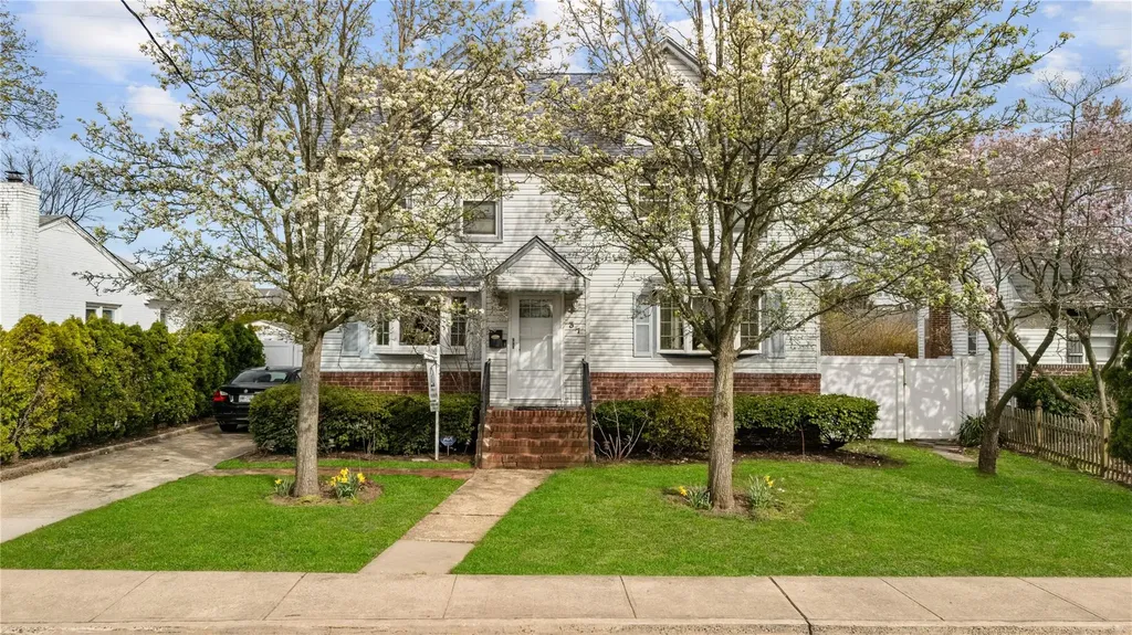 37 Oceanview Avenue Valley Stream NY 11581