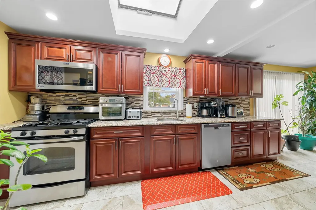 37 Oceanview Avenue Valley Stream NY 11581