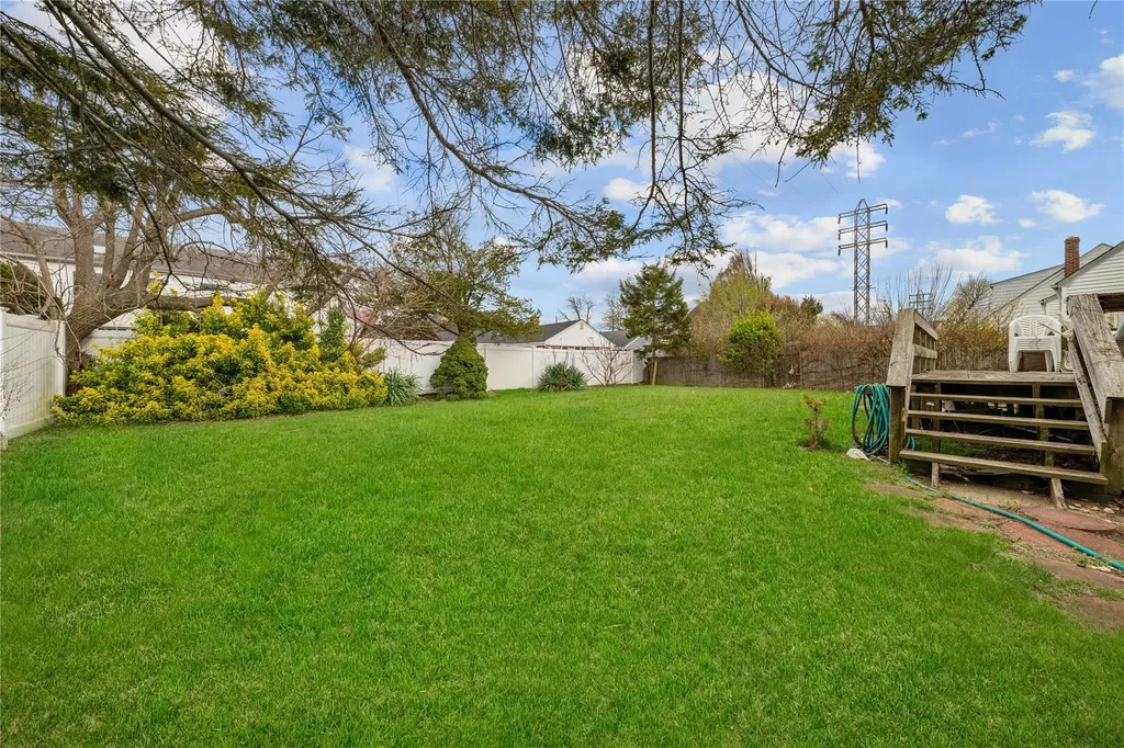37 Oceanview Avenue Valley Stream NY 11581