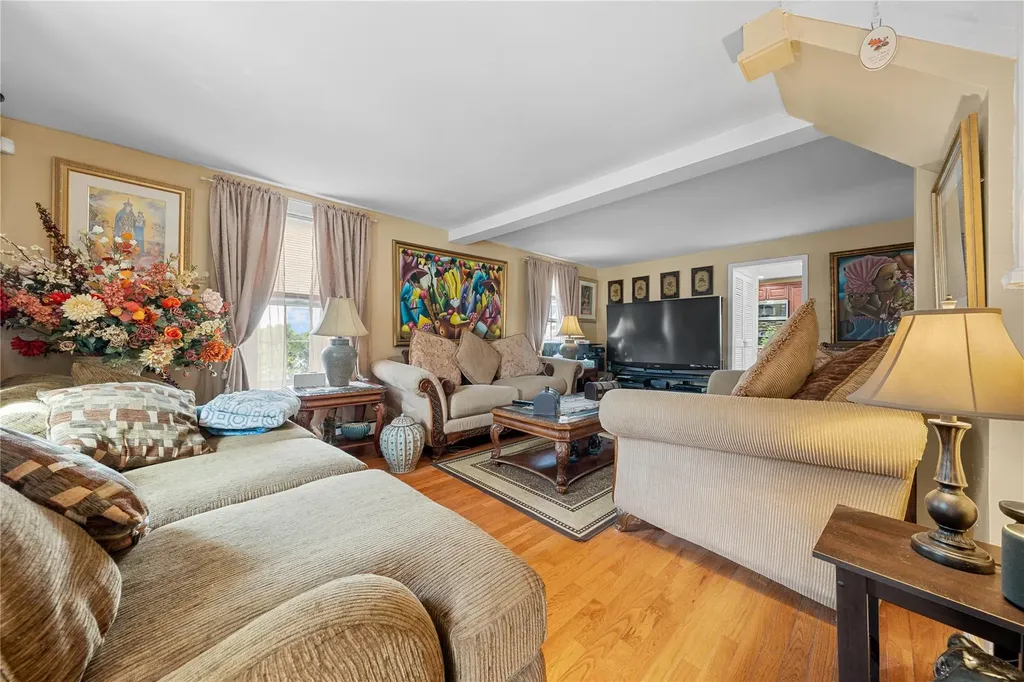 37 Oceanview Avenue Valley Stream NY 11581