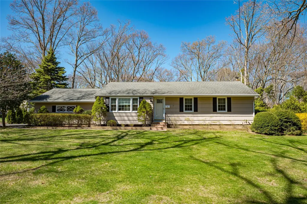 5 Cinderella Lane Saint James NY 11780
