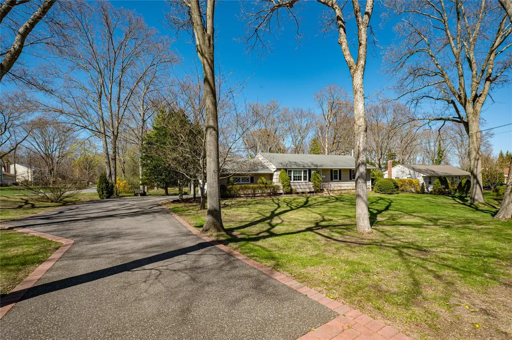 5 Cinderella Lane Saint James NY 11780