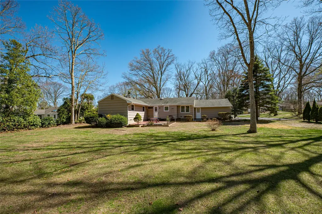 5 Cinderella Lane Saint James NY 11780