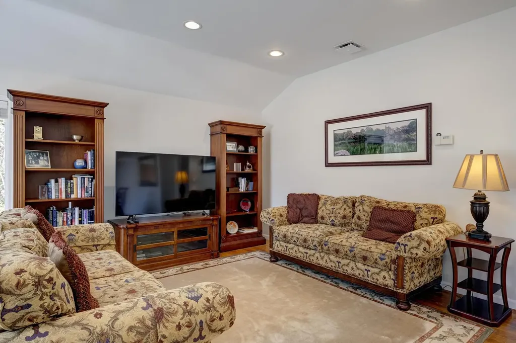 1a Carnegie Avenue Cold Spring Harbor NY 11724
