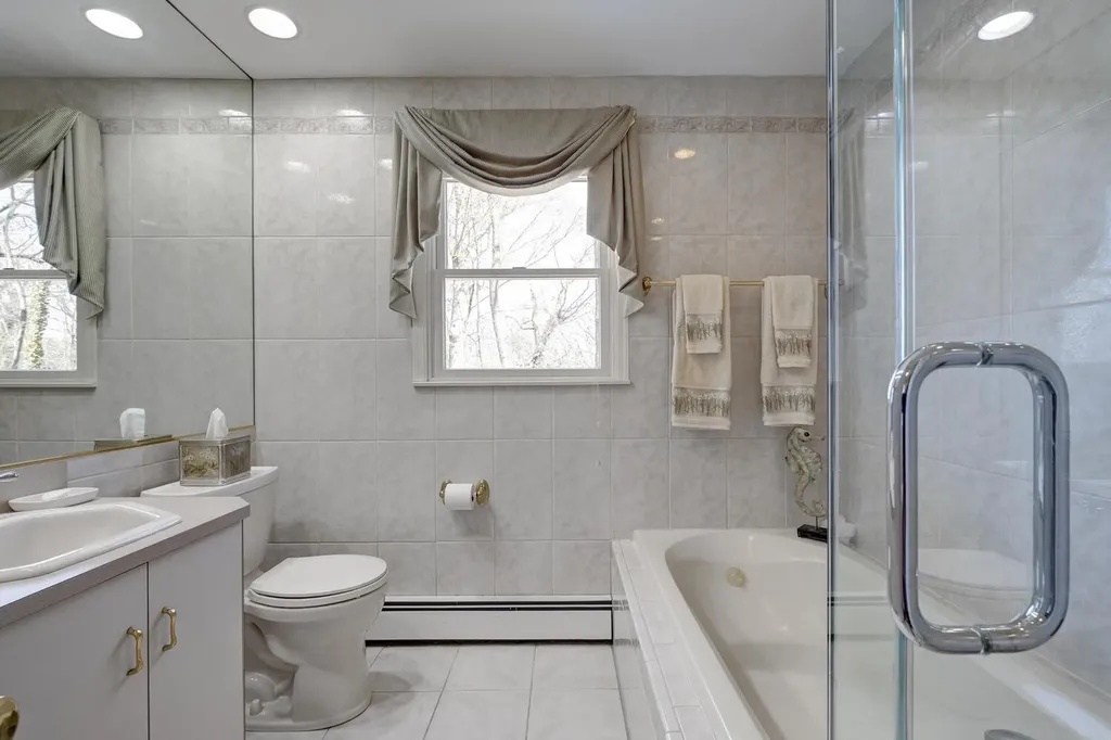 1a Carnegie Avenue Cold Spring Harbor NY 11724
