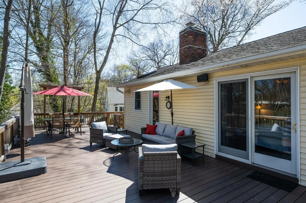 1a Carnegie Avenue Cold Spring Harbor NY 11724