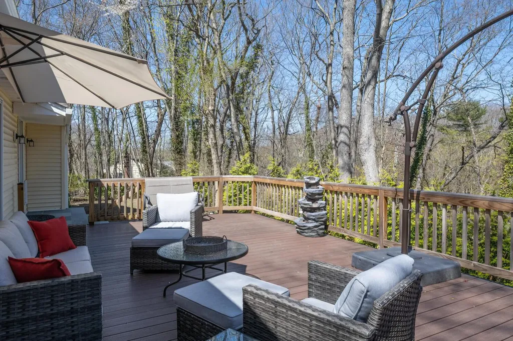 1a Carnegie Avenue Cold Spring Harbor NY 11724