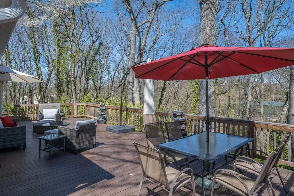 1a Carnegie Avenue Cold Spring Harbor NY 11724