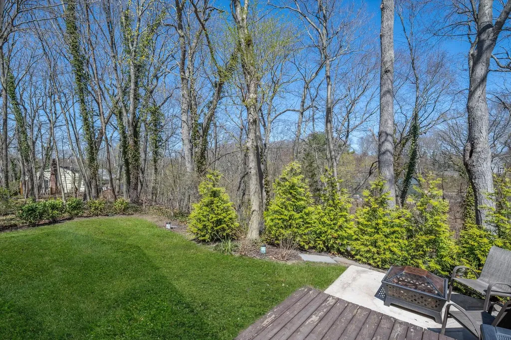 1a Carnegie Avenue Cold Spring Harbor NY 11724