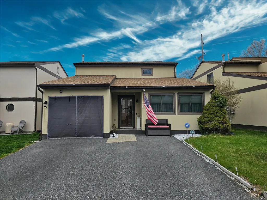 5 Abingdon Mews Middletown NY 10940