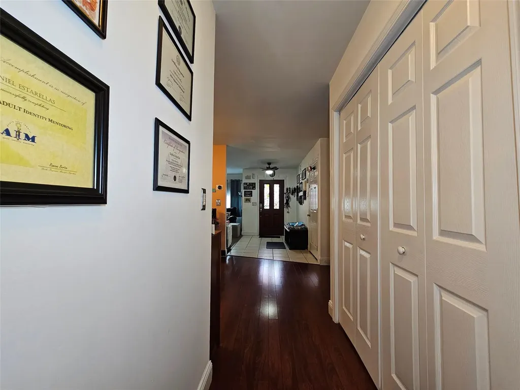 5 Abingdon Mews Middletown NY 10940