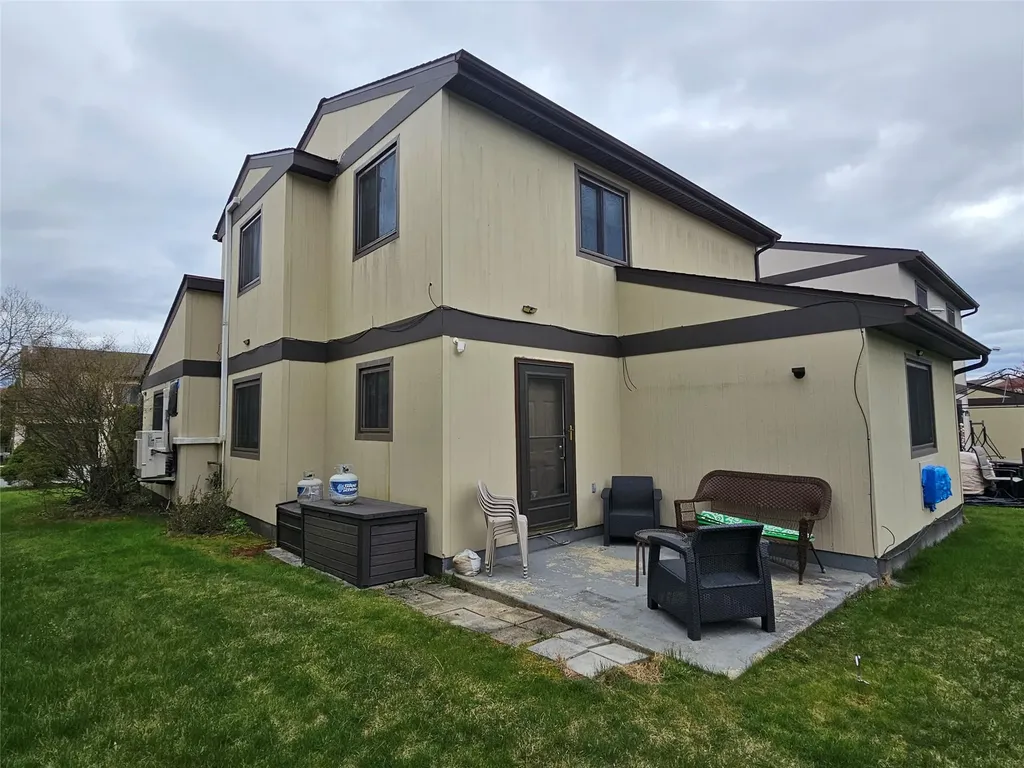 5 Abingdon Mews Middletown NY 10940