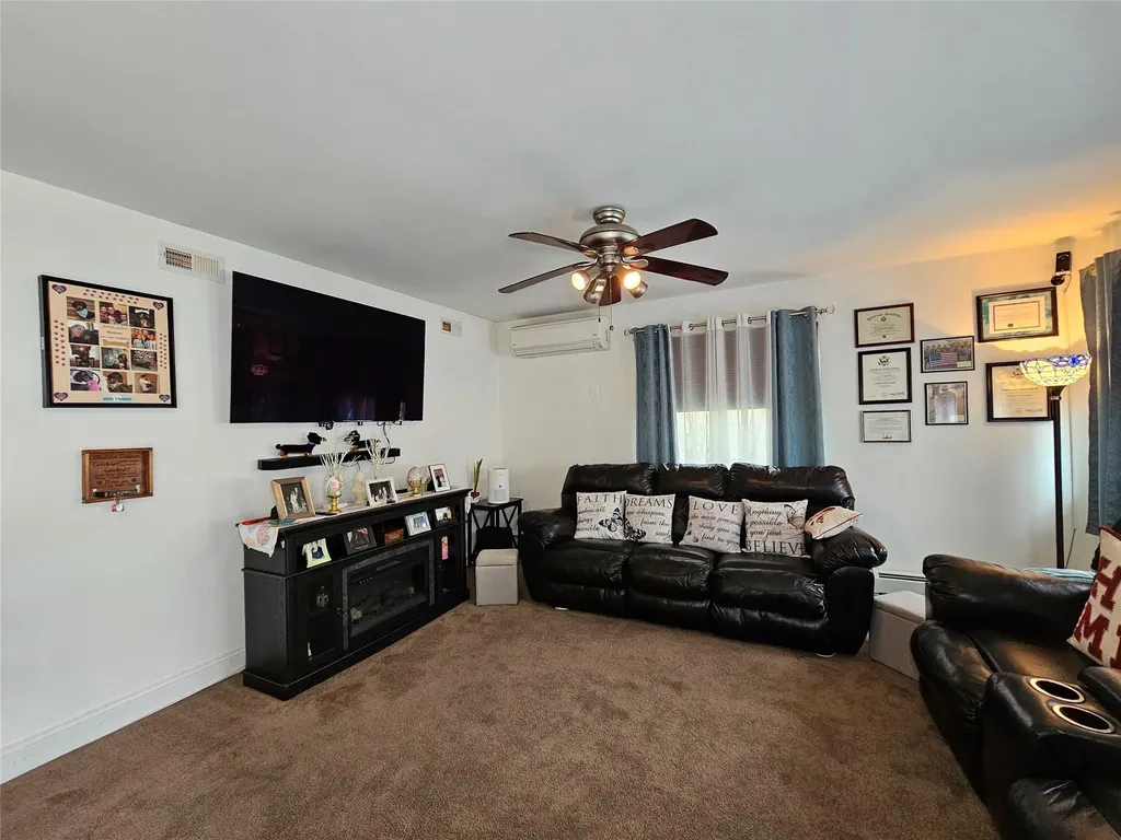 5 Abingdon Mews Middletown NY 10940