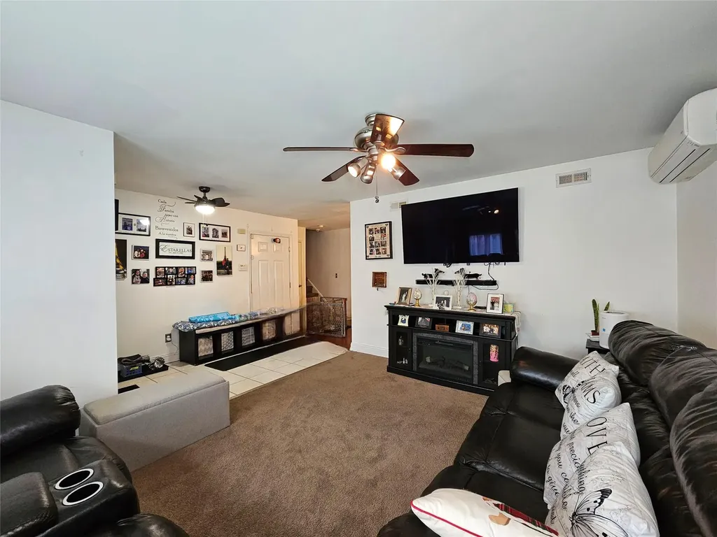 5 Abingdon Mews Middletown NY 10940