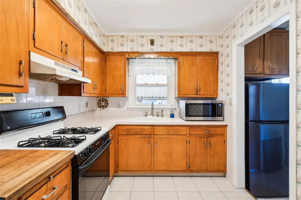 622 14th Street West Babylon NY 11704