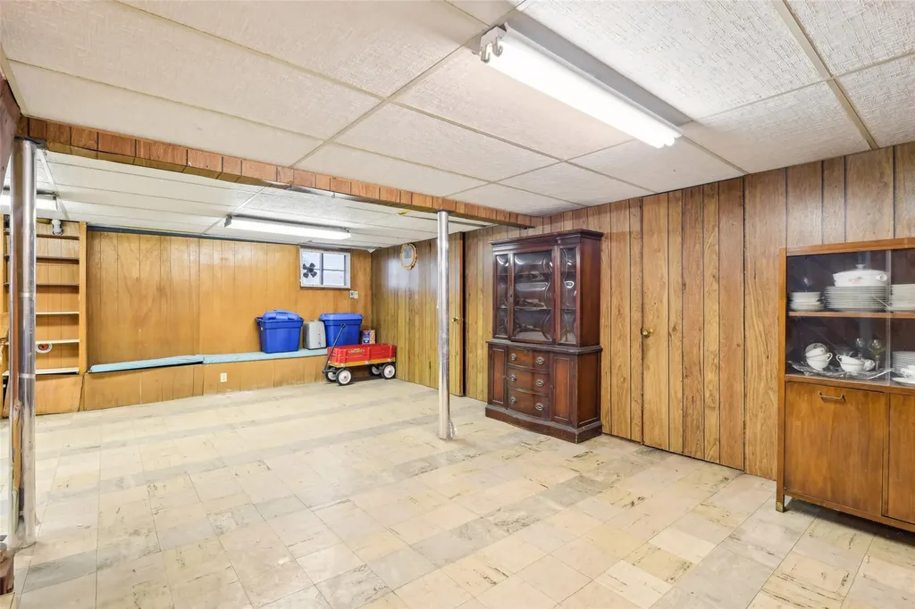 622 14th Street West Babylon NY 11704
