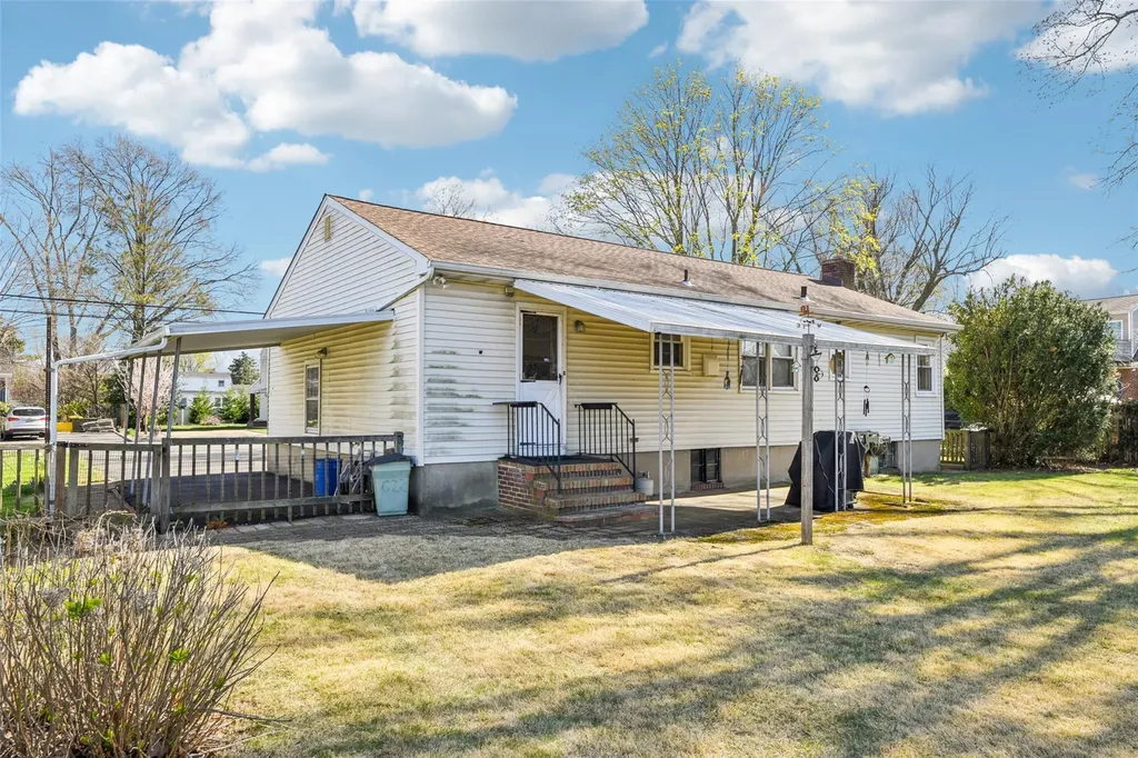 622 14th Street West Babylon NY 11704