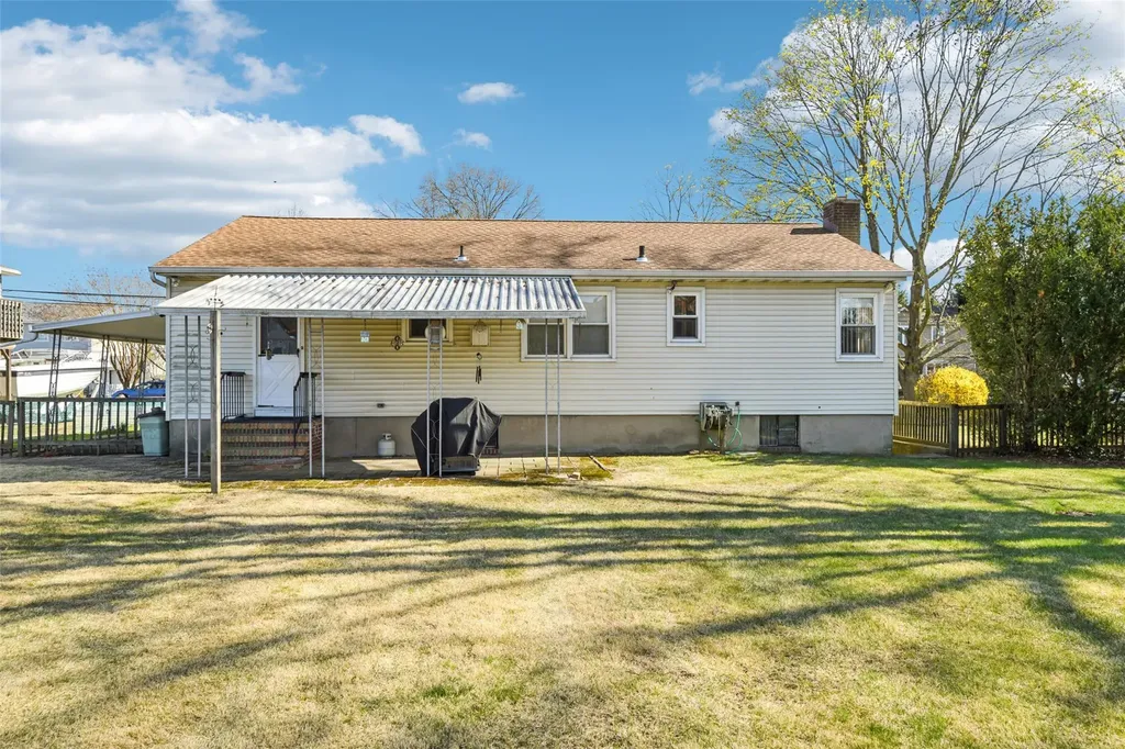 622 14th Street West Babylon NY 11704