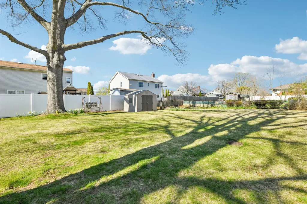 622 14th Street West Babylon NY 11704
