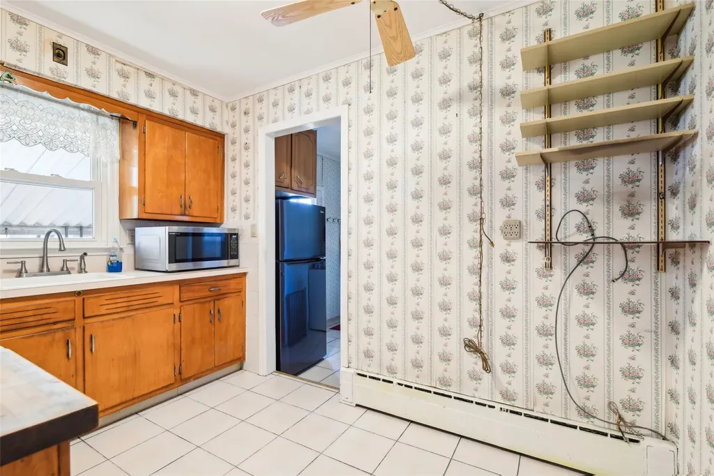 622 14th Street West Babylon NY 11704