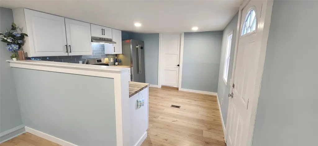 33 Debra Court Poughkeepsie NY 12601
