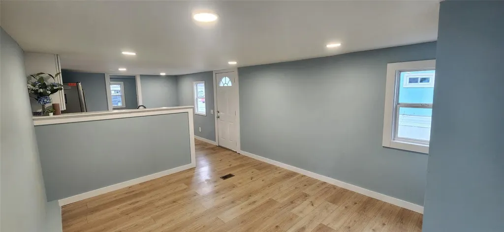 33 Debra Court Poughkeepsie NY 12601