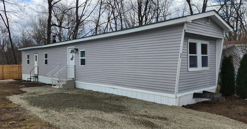 33 Debra Court Poughkeepsie NY 12601