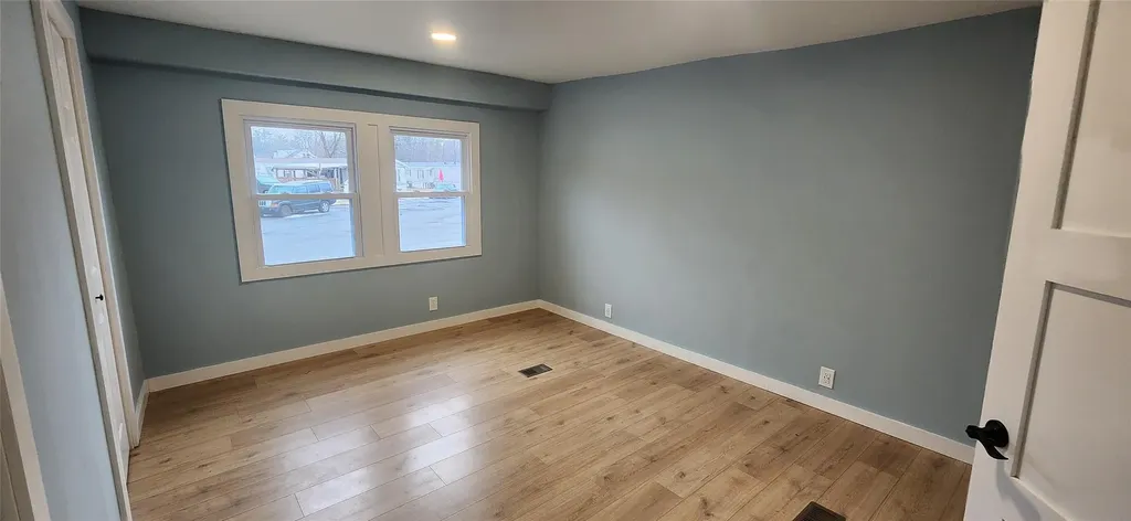 33 Debra Court Poughkeepsie NY 12601