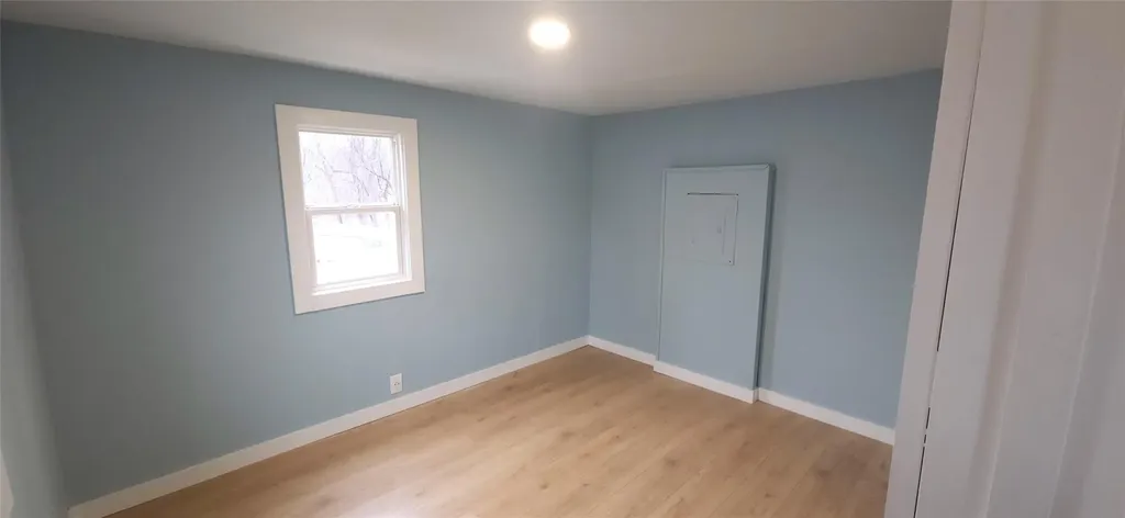 33 Debra Court Poughkeepsie NY 12601