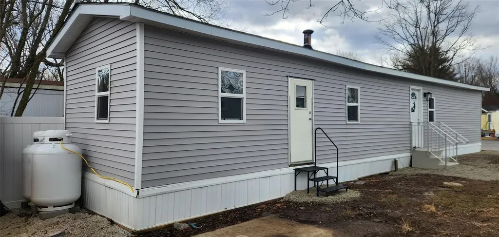 33 Debra Court Poughkeepsie NY 12601