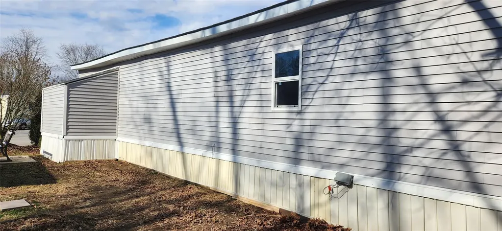 33 Debra Court Poughkeepsie NY 12601