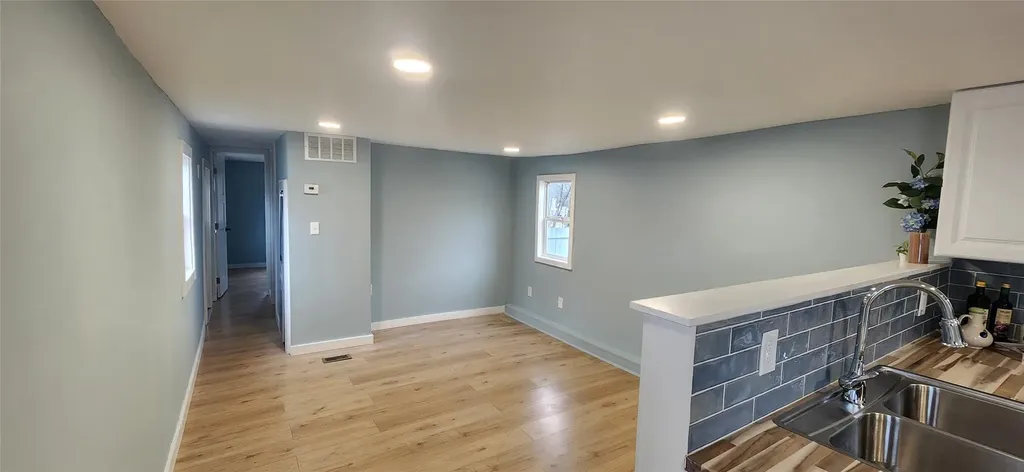 33 Debra Court Poughkeepsie NY 12601