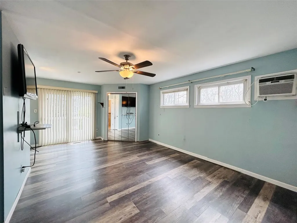 29 Leonard Place Amityville NY 11701