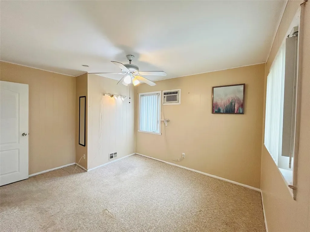 29 Leonard Place Amityville NY 11701